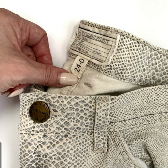 Current/Elliott python print cargo pocket skinny - Picture 5 of 6